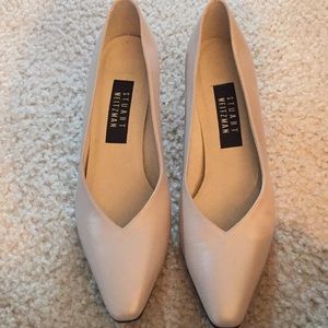 Stuart Weitzman beige women’s pumps